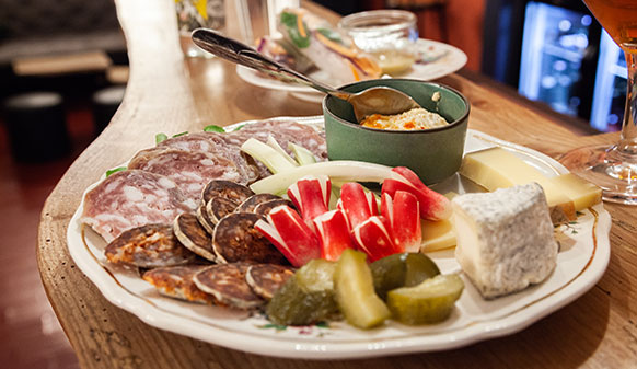 Assiette à partager produits locaux